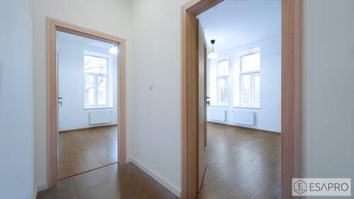 BIURO-PODZIAŁ NA GABINETY-ŚRÓDMIEŚCIE-110 m2