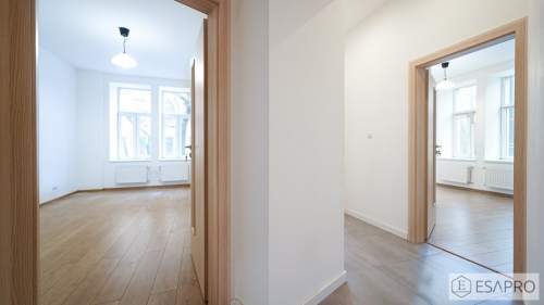 BIURO-PODZIAŁ NA GABINETY-ŚRÓDMIEŚCIE-110 m2