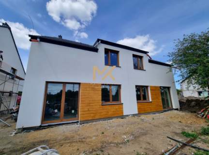 BLIŹNIAK 2 LOKALE/MIEJSCE POSTOJOWE/OGRÓD/4 POKOJE