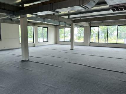Duży parking, witryny 120-180m2 biura , sklep