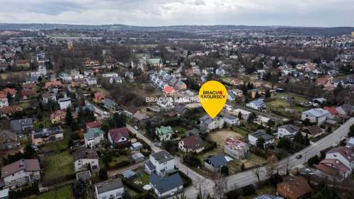 Dom, dobra lokalizacja, ul. Jaglarzów, dwa garaże