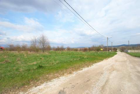 Działka około 4943 m2, z WZ na 25 segmentów
