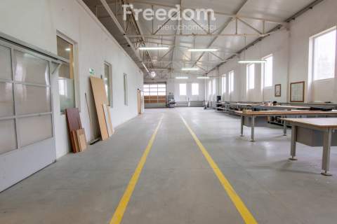 Hala produkcyjno-przemysłowa z zapleczem socjalnym