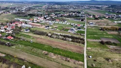 Działka około 4943 m2, z WZ na 25 segmentów