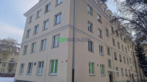 Kameralne studio, metro