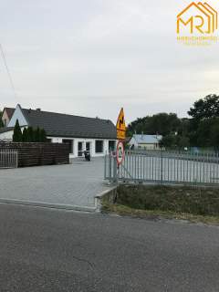 Lokal 90 m2 z placem do wynajmu w Zgłobicach