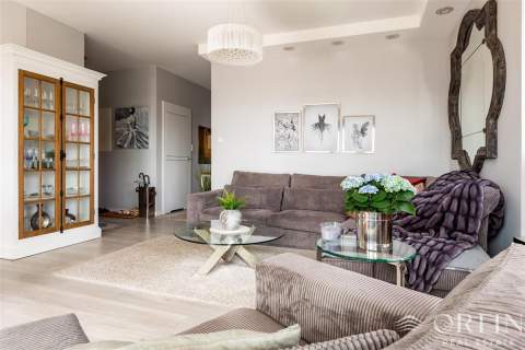 Wyjątkowy apartament z panoramicznym widokiem na B