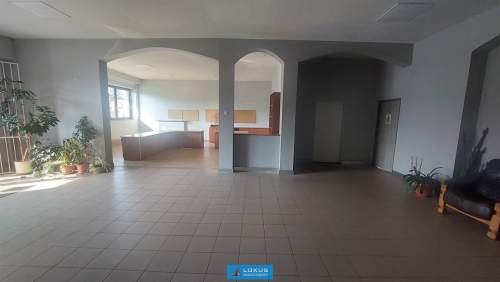 Magazyn 750 m2 ogrzewany z rampą i biurem