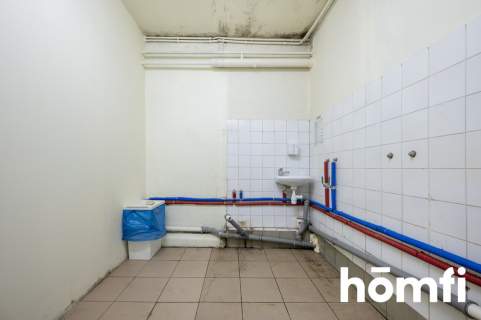 Przestronny obiekt z lokalami usługowymi 650 m2