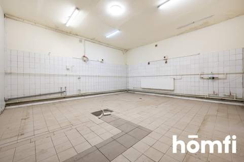 Przestronny obiekt z lokalami usługowymi 650 m2