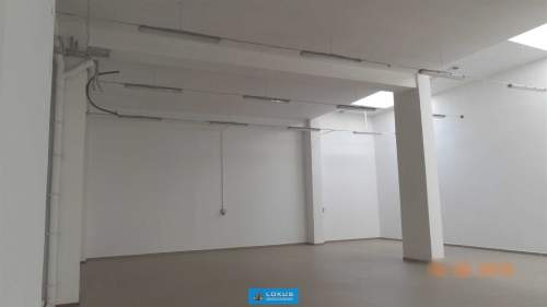 Lokal handlowy usługowy parter parking klima