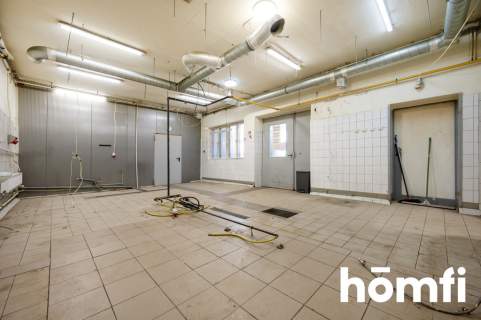 Przestronny obiekt z lokalami usługowymi 650 m2