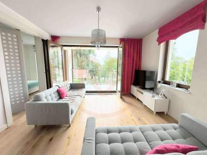 Luksusowy apartament z widokiem na jezioro