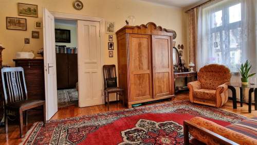 5 pokojowe w kamienicy, balkon, piwnica