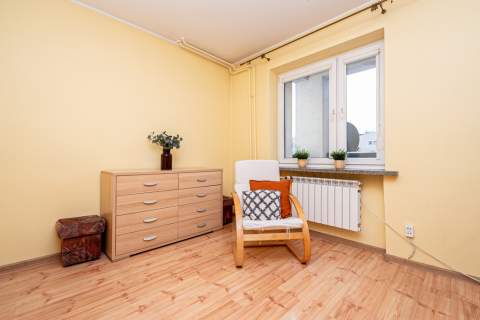 Mieszkanie trzypokojowe z balkonem w bloku z cegły