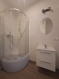 2 pokoje, 33m2 balkon, IV piętro, Centrum