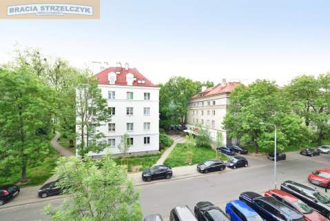Mokotów   2 pokoje przy Łazienkach ul. Stępińska