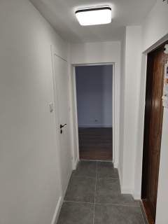 2 pokoje, 32m2 ,balkon, III piętro, po remoncie.Os. Kaliniec