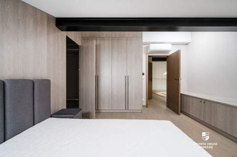 Dwupoziomowy, wykończony apartament z tarasem
