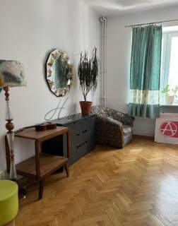 APARTAMENT w PRZEDWOJENNEJ kamienicy -Stara Praga