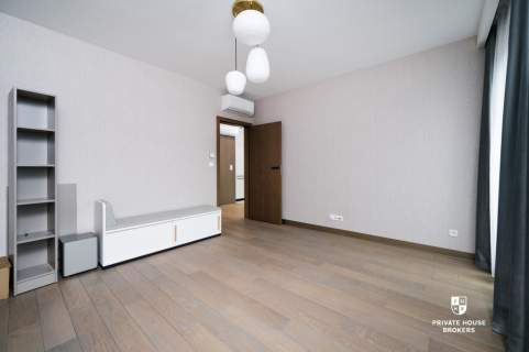 Dwupoziomowy, wykończony apartament z tarasem