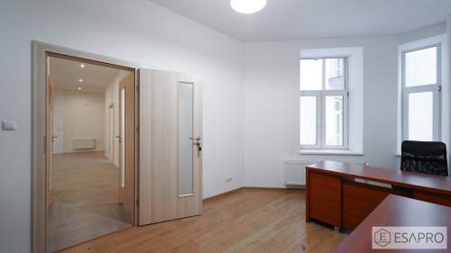 BIURO-PODZIAŁ NA GABINETY-ŚRÓDMIEŚCIE-110 m2