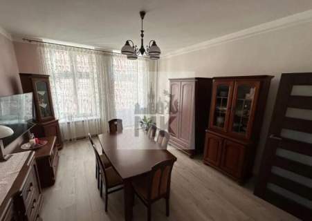 Kazimierz, duże mieszkanie z balkonami do wejścia