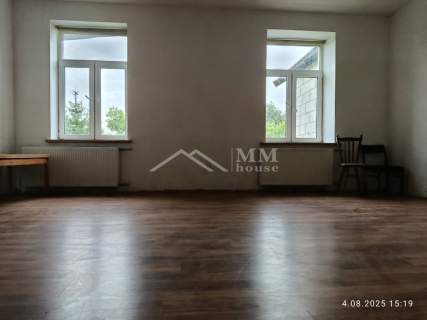 Lokal mieszkalny w domu trzyrodzinnym, Demity.
