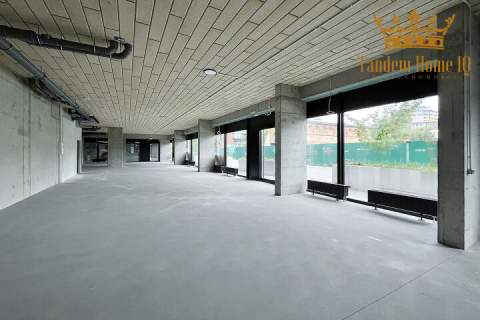 Do wynajęcia lokal handlowo-usługowy 200m2,showroom, praga p