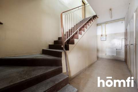 Przestronny obiekt z lokalami usługowymi 650 m2