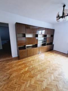 Mieszkanie o powierzchni 60m2, II piętro, do remontu, ul. Lu