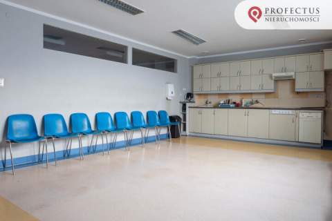Hala z suwnicą oraz zapleczem socjalnym 1012 m2 , blisko S6
