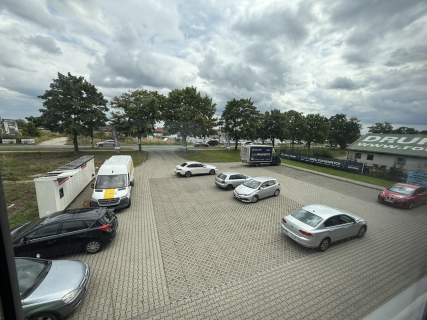 Duży parking, witryny 120-180m2 biura , sklep