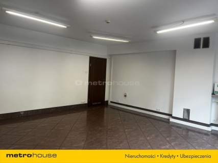 Lokal 42 m2 z witryną na biuro lub sklep, Ursus.