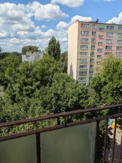 Cicha kawalerka z balkonem na ul. Młynarskiej.