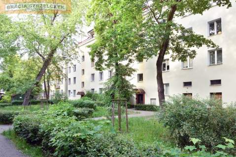 Mokotów   2 pokoje przy Łazienkach ul. Stępińska