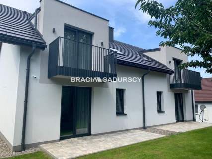Budynek wolnostojący, 5 mieszkań, gm. Wieliczka