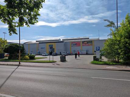 Budynek użytkowy w centrum Myszkowa