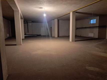 Na sprzedaż lokal 360 m2 w Otwocku blisko Warszawy, wiele 