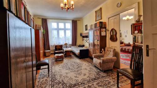 5 pokojowe w kamienicy, balkon, piwnica