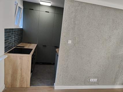 2 pokoje, 32m2 ,balkon, III piętro, po remoncie.Os. Kaliniec