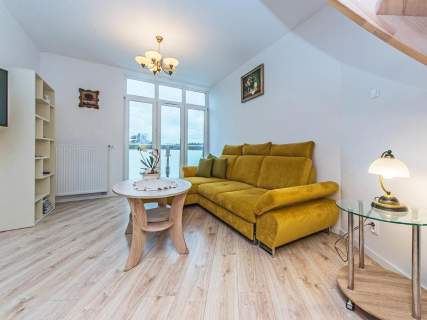 Dwupoziomowy apartament z bliskością morza