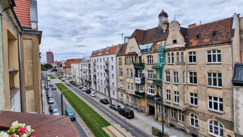 5 pokojowe w kamienicy, balkon, piwnica