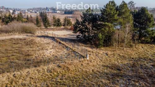 Działka z widokiem na jezioro w ciszy i spokoju