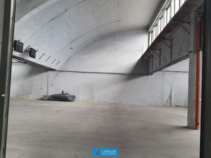 Hala produkcyjno-magazynowa 1424 m2 rampa biuro