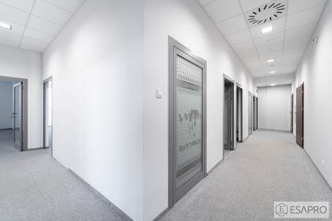 WYKOŃCZONE BIURO / GABINETY/ŁAZIENKI/KUCHNIA