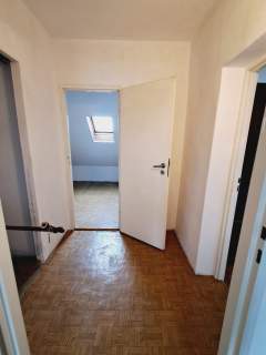 Mieszkanie o powierzchni 60m2, II piętro, do remontu, ul. Lu