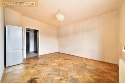 cicha kawalerka 22m2 Mokotów ul. Grottgera z piwni