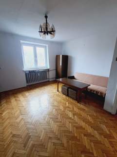 Mieszkanie o powierzchni 60m2, II piętro, do remontu, ul. Lu