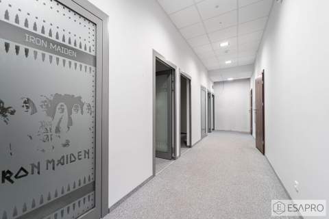 WYKOŃCZONE BIURO / GABINETY/ŁAZIENKI/KUCHNIA